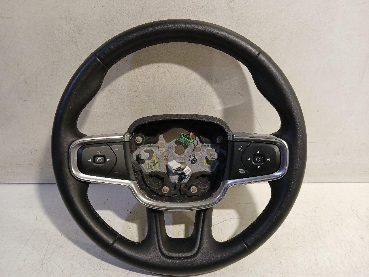 Stuur Volvo XC40, Onderdelen@venauto.nl, Van der Ven Autorecycling B.V., Gebruikt, Ettenseweg 76, 4706 PB Roosendaal, The Netherlands