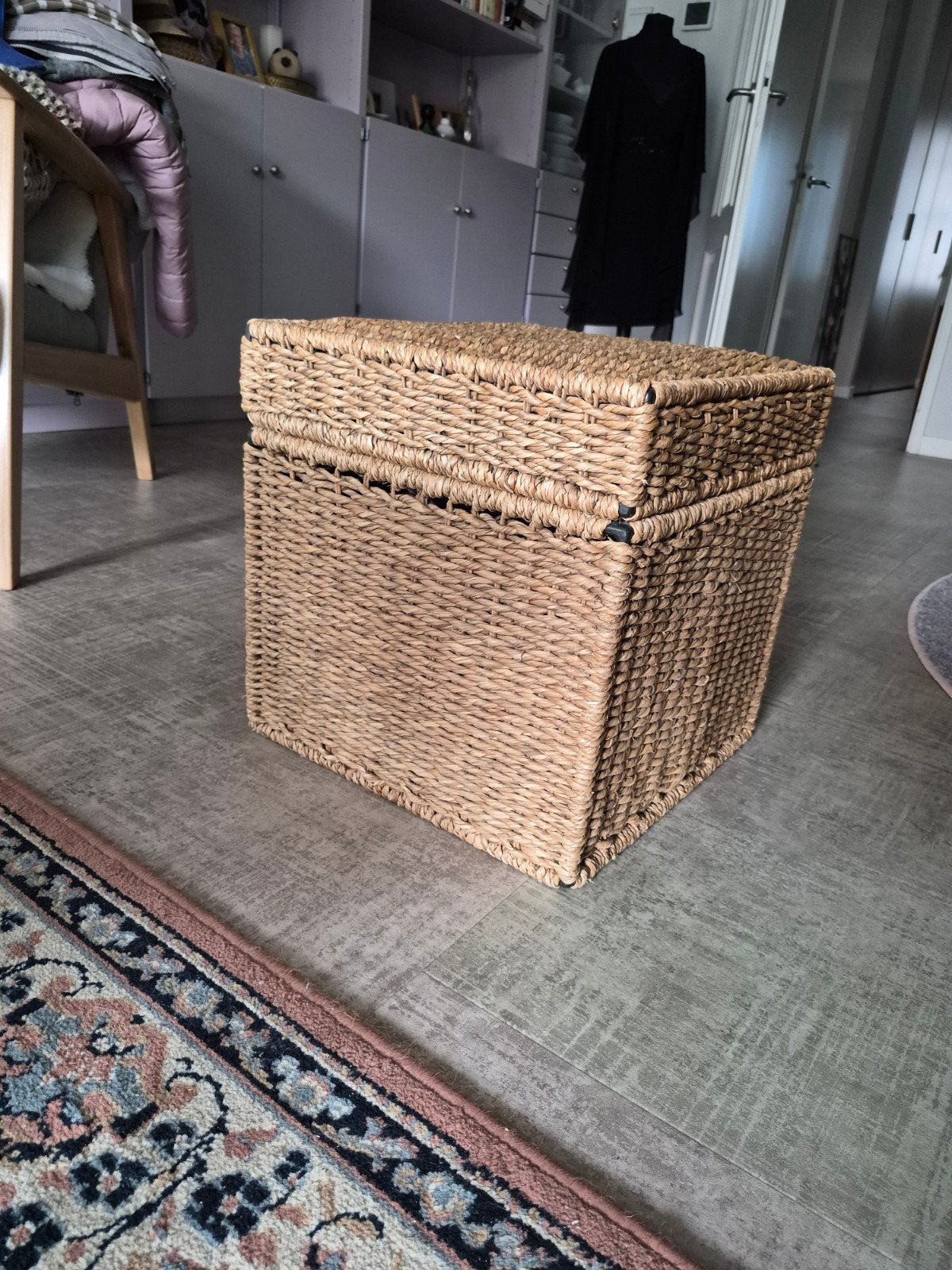 Mand van Sia Collection, Huis en Inrichting, Ophalen, Mand, Vierkant, Zo goed als nieuw