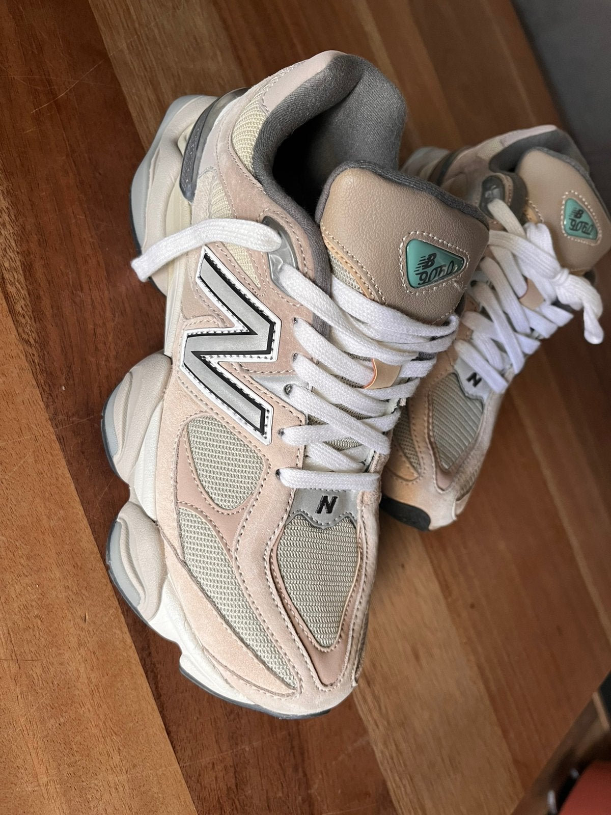 New Balance Sea Salt 9060, Ophalen of Verzenden, Zo goed als nieuw, Beige, Sneakers of Gympen