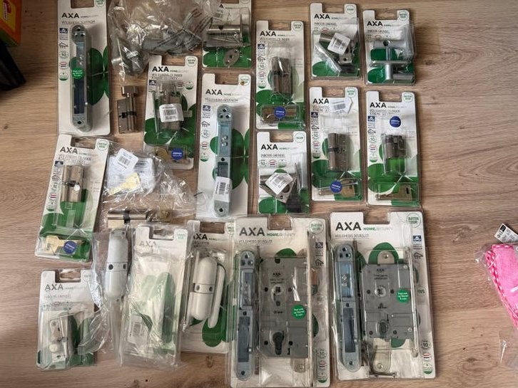 Partij AXA Home Security sloten en grendels, Nl, Axa, Nieuw, Ophalen of Verzenden
