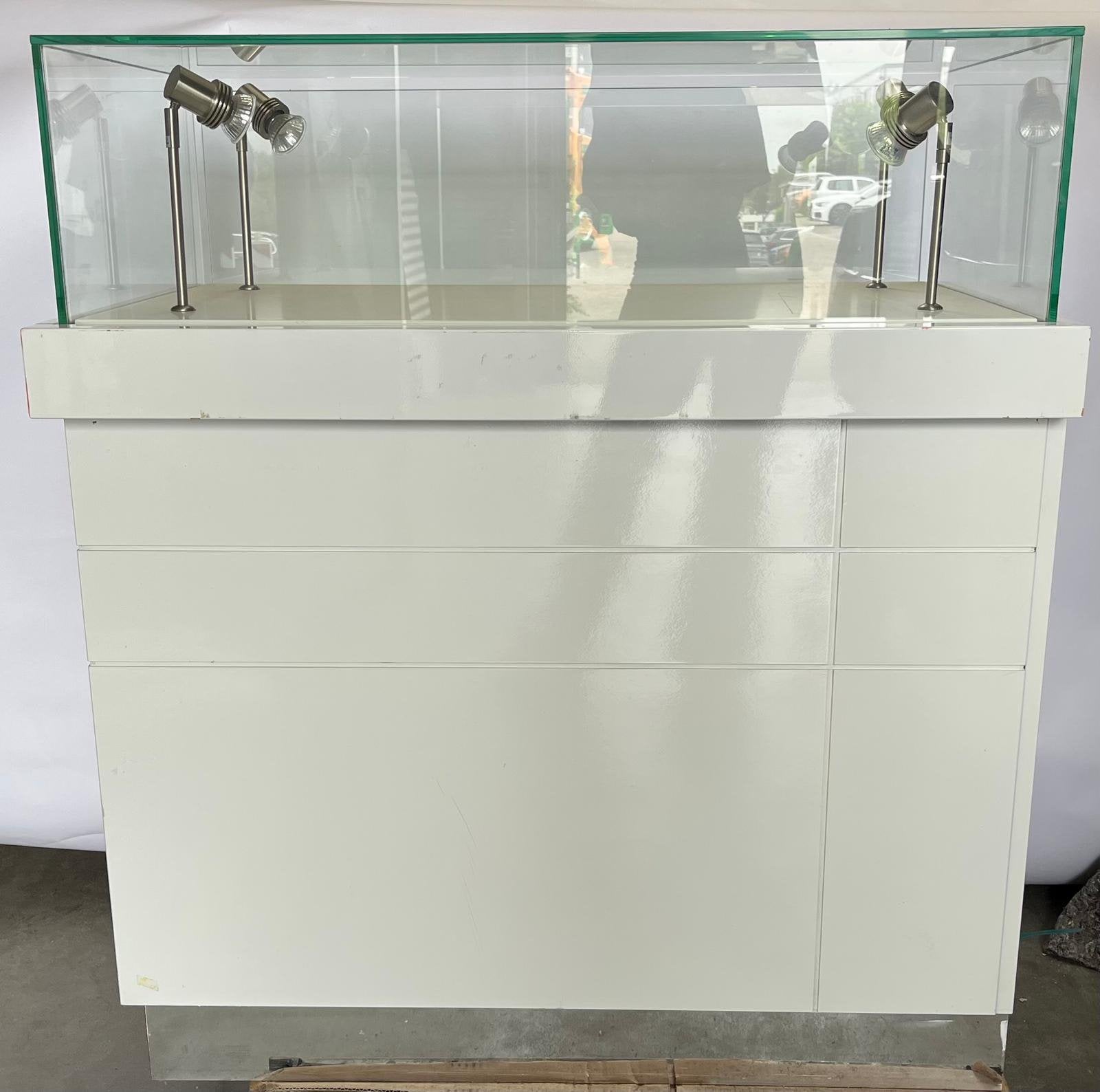 VITRINEKAST MET LAMPEN, Huis en Inrichting, Ophalen, Overige materialen, Gebruikt, 100 tot 150 cm