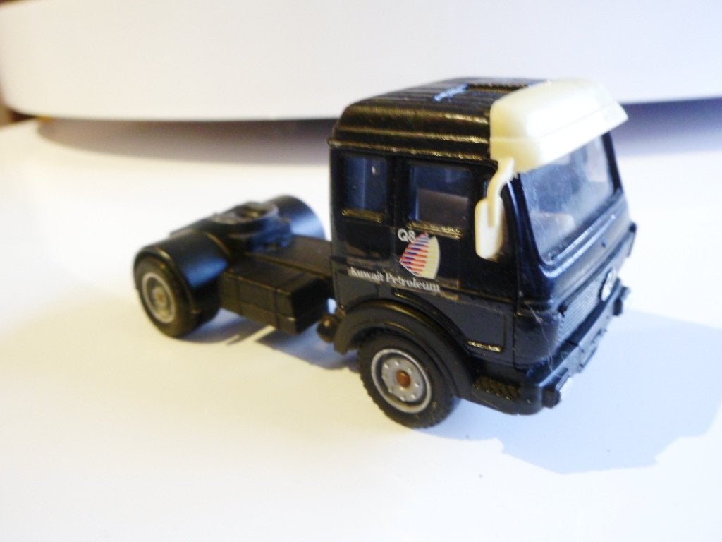 Solido - Mercedes SK Truck Q8 [blauw] 1/60, Ophalen of Verzenden, Gebruikt, Bus of Vrachtwagen