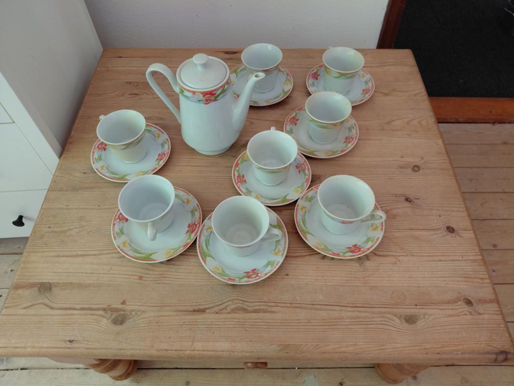 Porseleinen koffieservies met bloemmotief, Ophalen, Gebruikt, Overige stijlen, Kop(pen) en/of Schotel(s)