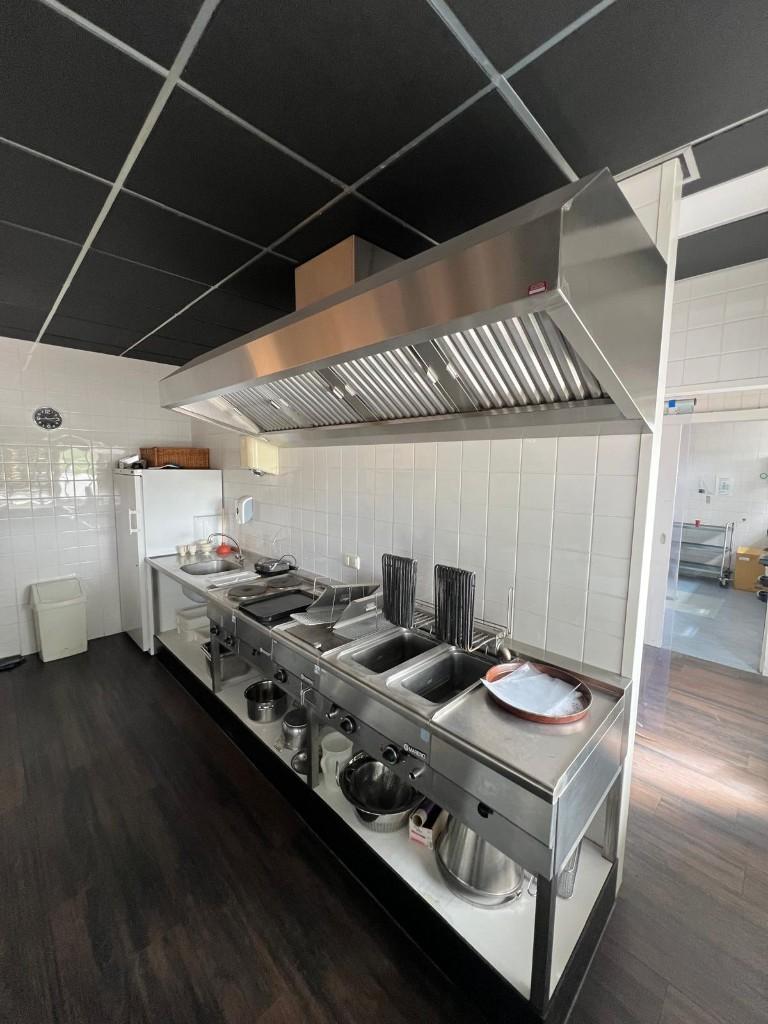 Professionele horeca/kantine inrichting te koop