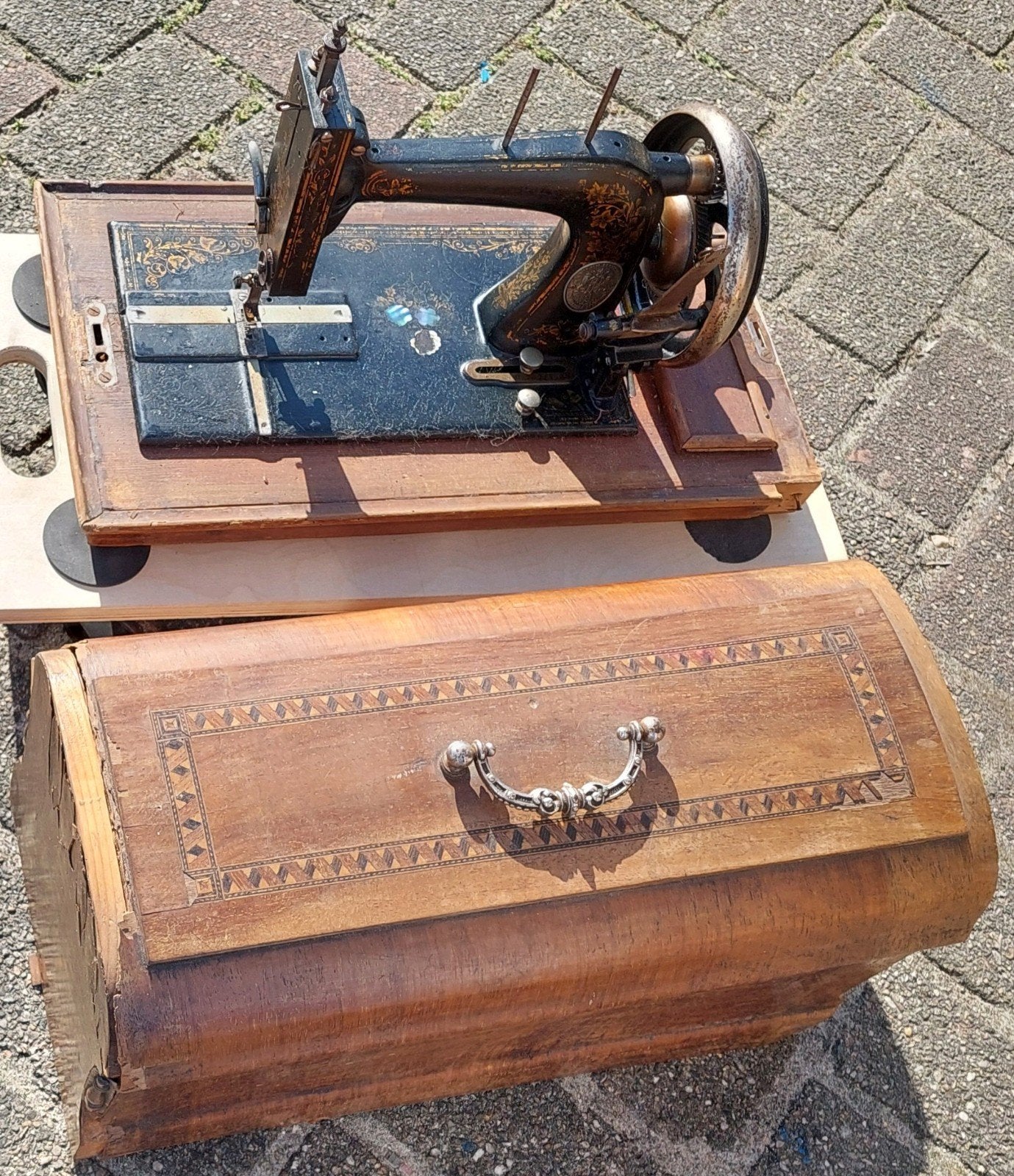 Hand naaimachine / Vintage., Antiek en Kunst, Ophalen
