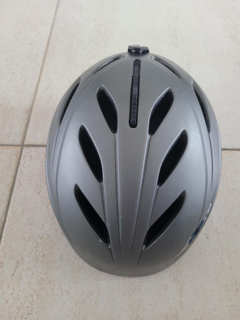 Giro skihelm (grijs, maat S), Sport en Fitness, Skiën en Langlaufen, Overige merken, Overige typen, Ophalen of Verzenden, Zo goed als nieuw