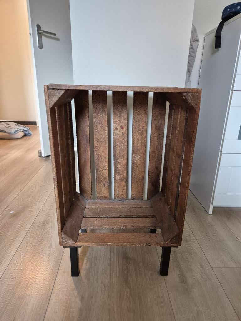 Fruitkist als nachtkastje, Ophalen, Zo goed als nieuw