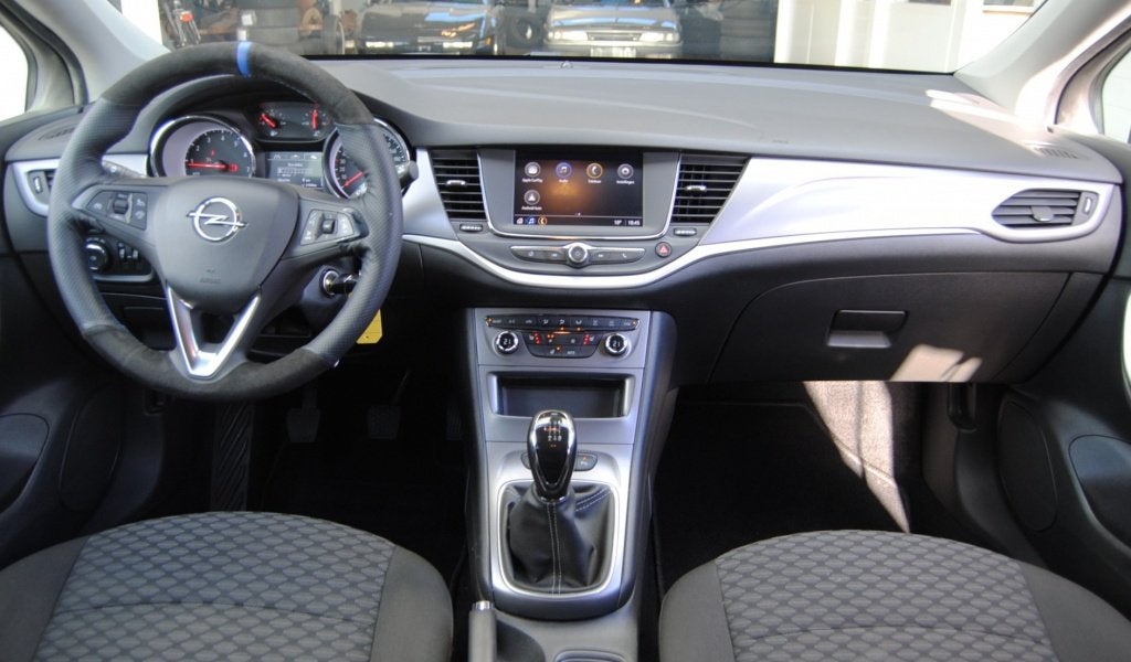 Opel Astra 1.2 Elegance | Winterpakket |Trekhaak | Apple Car, Auto's, Opel, Voorwielaandrijving, Gebruikt, Euro 6, 1199 cc