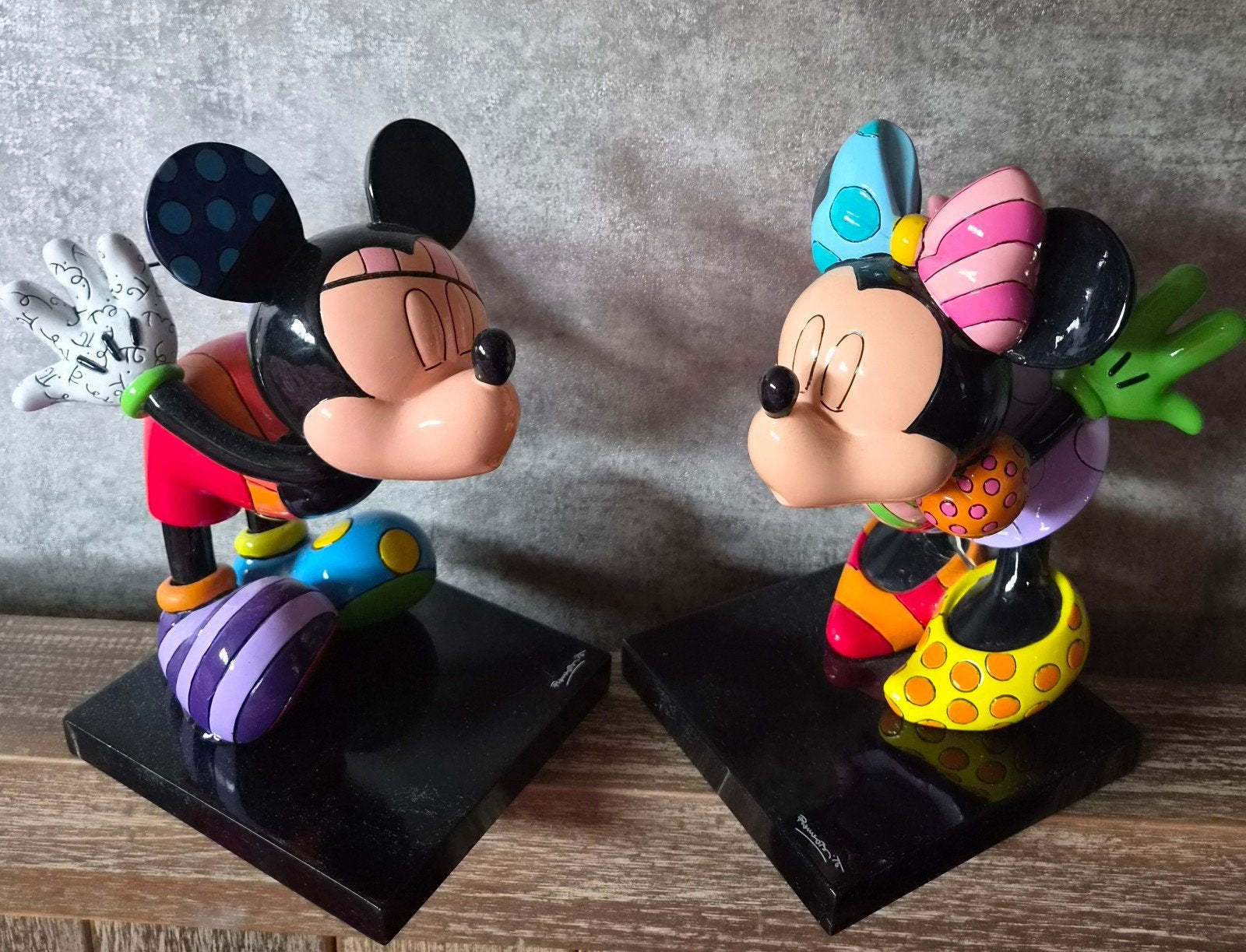 Disney Britto Mickey en Minnie, Ophalen of Verzenden, Mickey Mouse, Zo goed als nieuw, Beeldje of Figuurtje