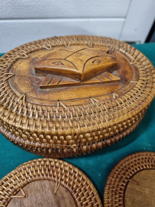 mandje met onderzetters 6 stuks indonesian, Huis en Inrichting, Woonaccessoires | Onderzetters, Ophalen of Verzenden, 'T Olde Gre-j