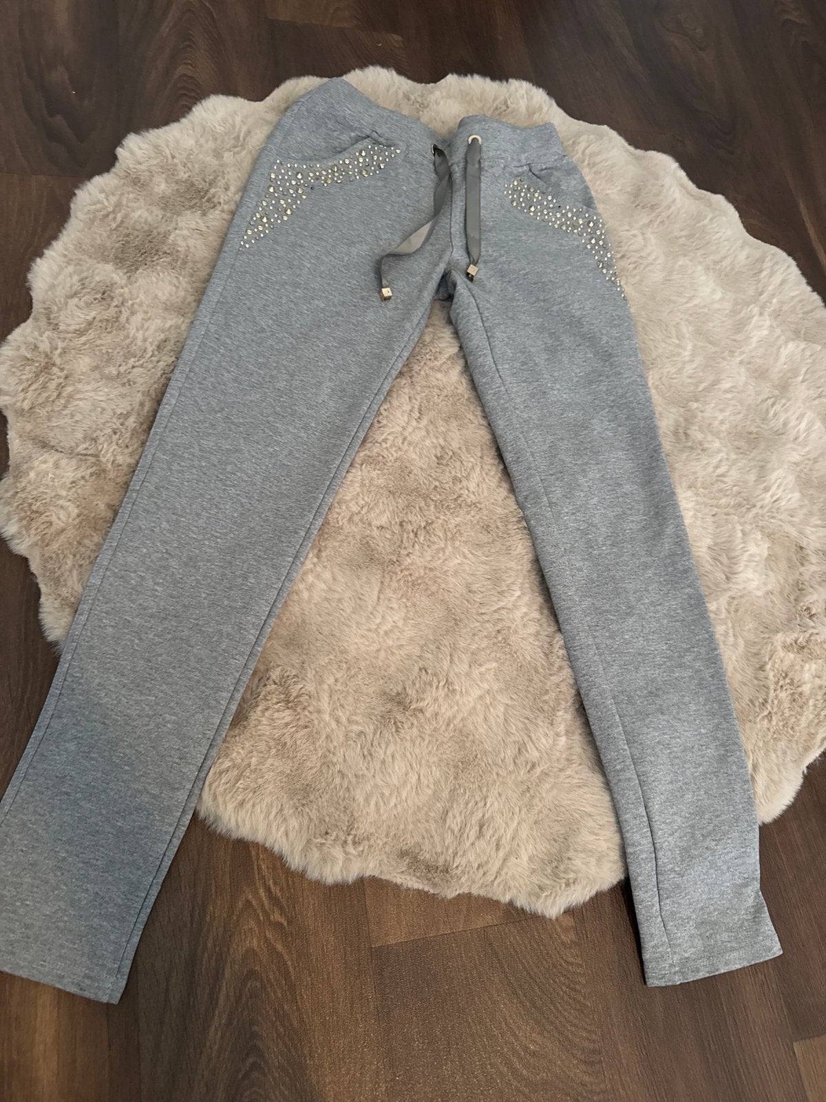 Nieuwe meisjes lange broek met studs - Giorgia, Ophalen of Verzenden, Nieuw, Meisje