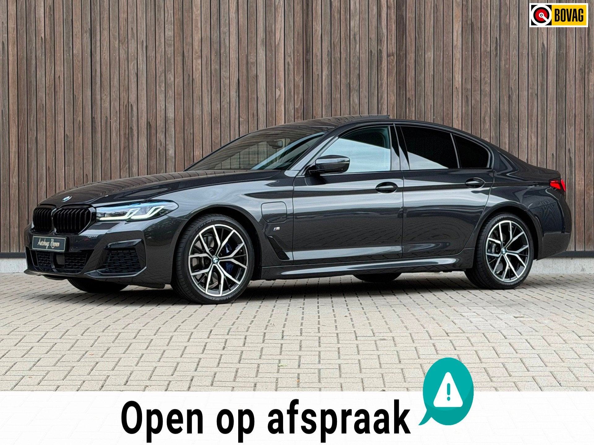 BMW 5-serie 530e High Executive M-sport / Softclose / VOL /, Achterwielaandrijving, Zwart, 4 cilinders, Bedrijf
