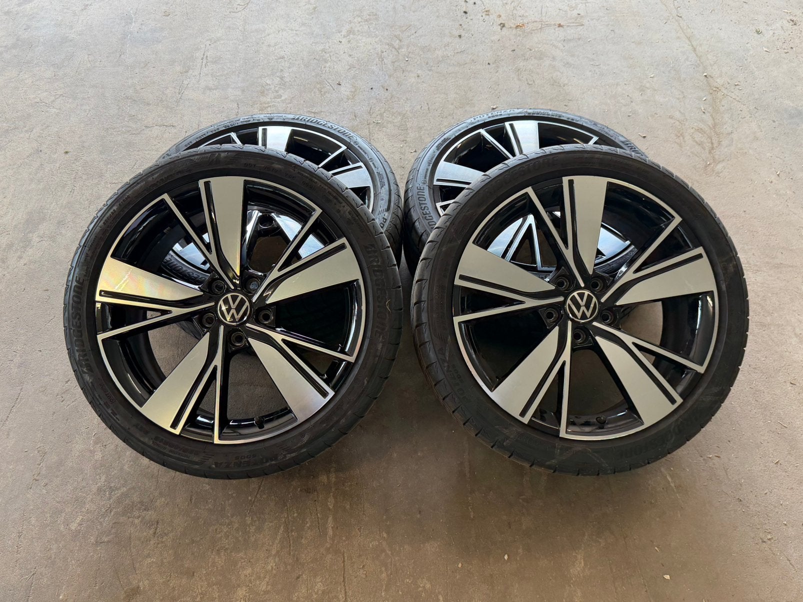 18” Volkswagen Golf 8 Bakersfield Velgen ORIGINEEL, Auto-onderdelen, Banden en Velgen, Ophalen, 18 inch, Gebruikt, Banden en Velgen