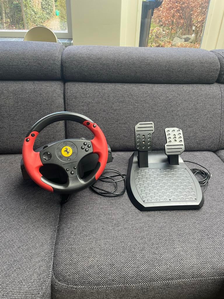 Thrustmaster Ferrari Racing Wheel + Pedalen, Ophalen of Verzenden, Gebruikt