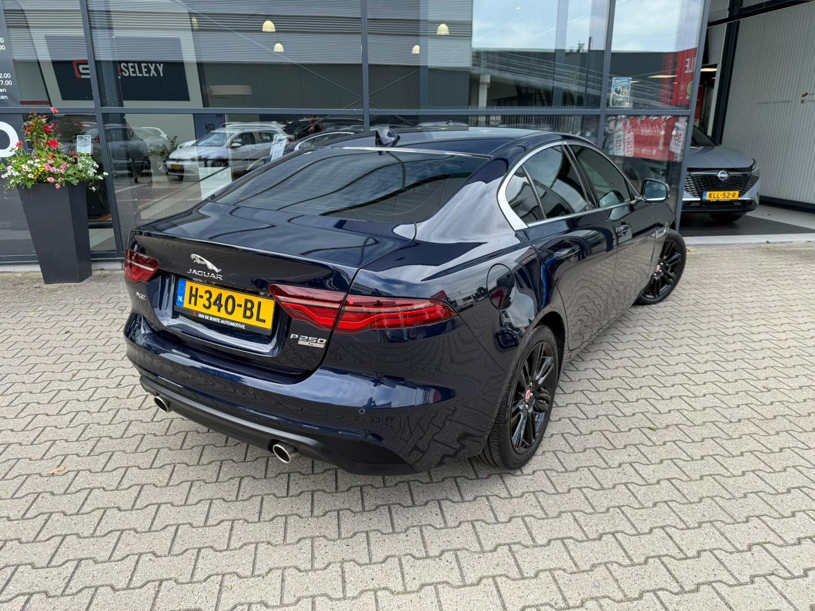 Jaguar XE 2.0 P250 S *Cruise Control & Navigatie*, Auto's, Automaat, Achterwielaandrijving, 4 cilinders, Blauw
