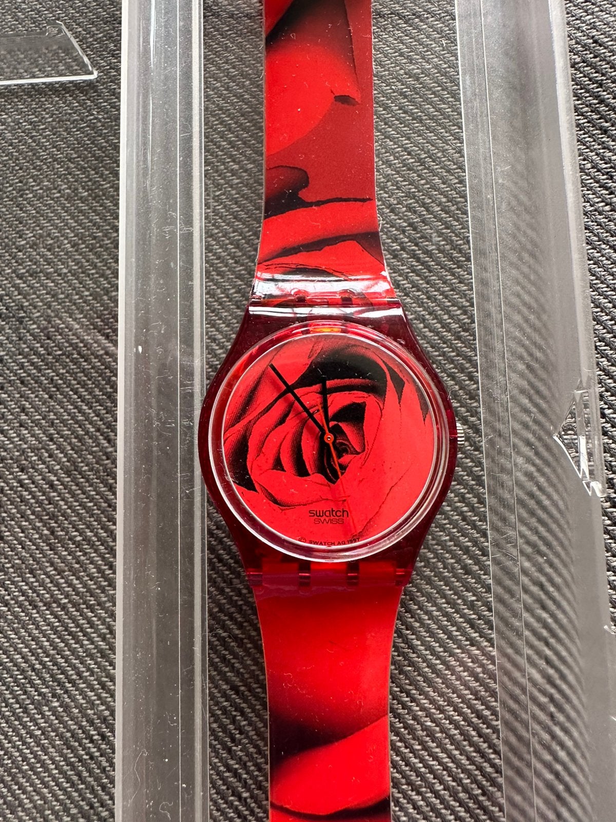 SWATCH GENT The Rose/ GR 136 uit 1998 - special edition., Polshorloge, Swatch, Nieuw, Kunststof
