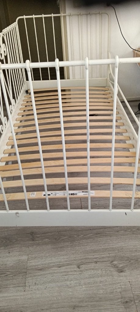 1 persoons bed met elegante bedframe.Perfecte stijl &comfort, 90 cm, Eenpersoons, Wit, Ophalen of Verzenden