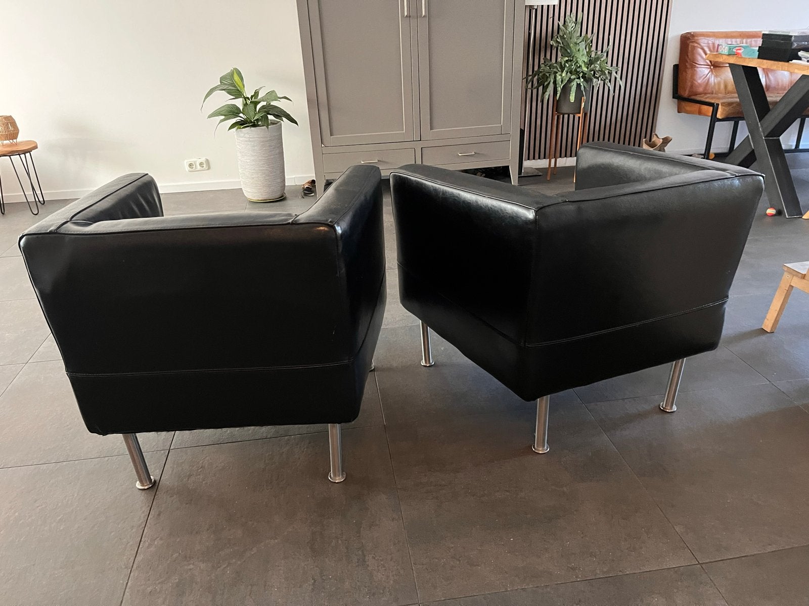 Twee zwarte leren fauteuils Ikea, Huis en Inrichting, Fauteuils, Ophalen, Gebruikt, Leer, 75 tot 100 cm