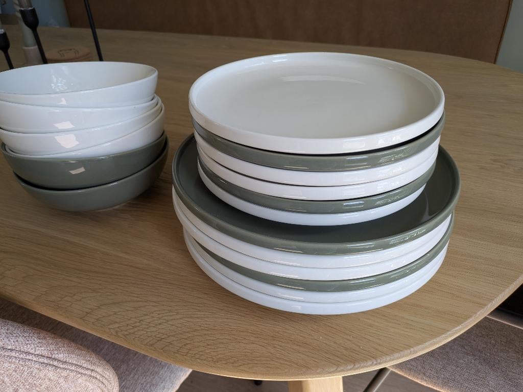 Complete Riverdale serviesset, Ophalen, Gebruikt, Effen, Aardewerk