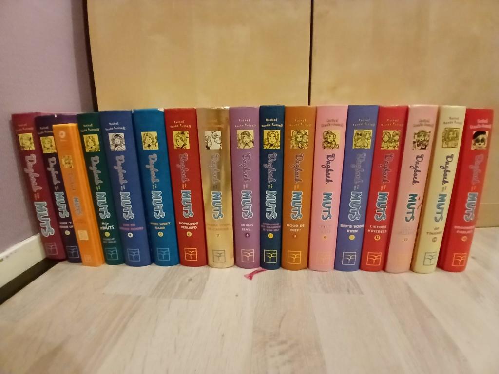 RACHEL RENEE RUSSELL Dagboek van een muts 4x, Ophalen of Verzenden, Gelezen, Rachel Renée Russell, Fictie