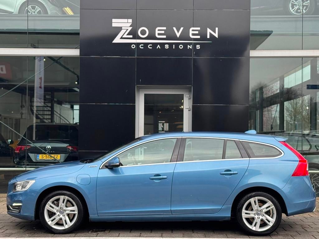 Volvo V60 2.4 D6 AWD Plug-In Hybrid R-Design, Automaat, Zwart, Blauw, Vierwielaandrijving