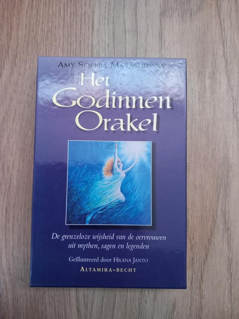 Het Godinnen Orakel Boek + Kaarten - Nieuwstaat, Spiritualiteit algemeen, Ophalen of Verzenden, Zo goed als nieuw, Overige typen