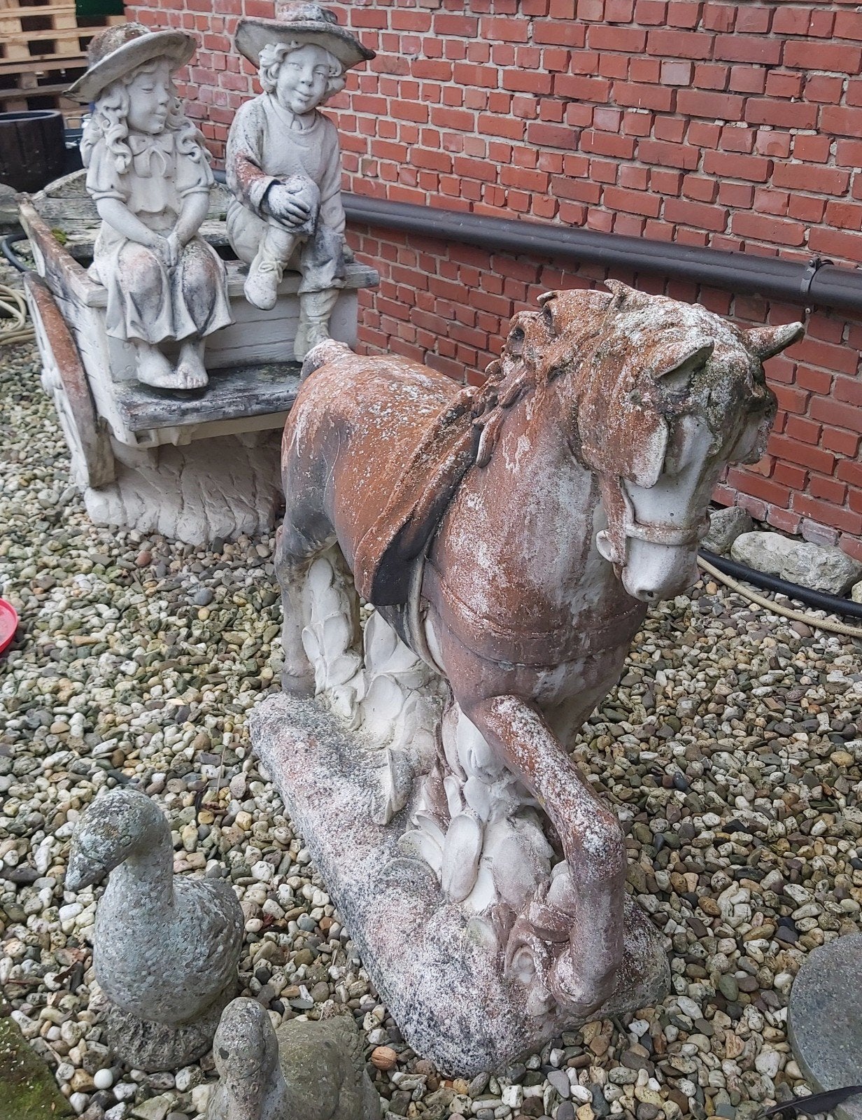 kar betonnen kar met paard en wagen + beelden, Antiek en Kunst, Ophalen