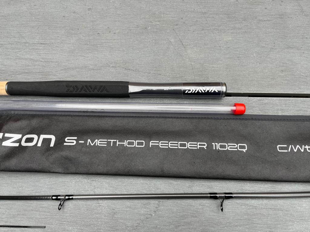 Nieuwe Daiwa 3.3 M Nzon S Method Feeder 1102Q 50 gram, Ophalen of Verzenden, Zo goed als nieuw, Werphengel