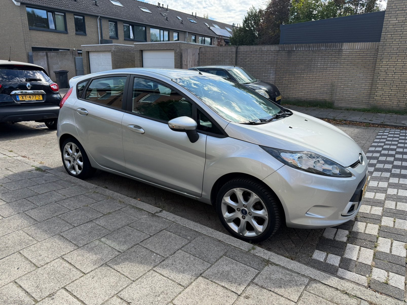 Ford Fiësta 1.25 60KW 5DR 2009 Grijs, Auto's, Voorwielaandrijving, Dealer onderhouden, Stof, 1242 cc