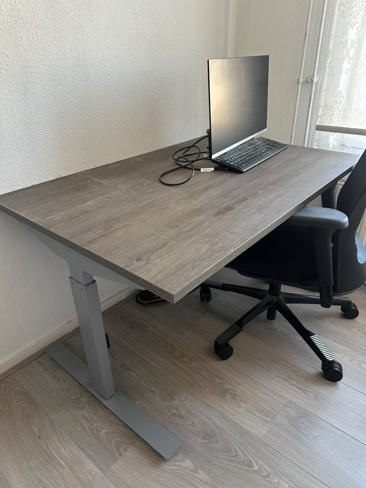 Ergodesk T-Poot bureau & HÅG Futu Mesh 1100 bureaustoel, Ophalen, In hoogte verstelbaar, Zo goed als nieuw