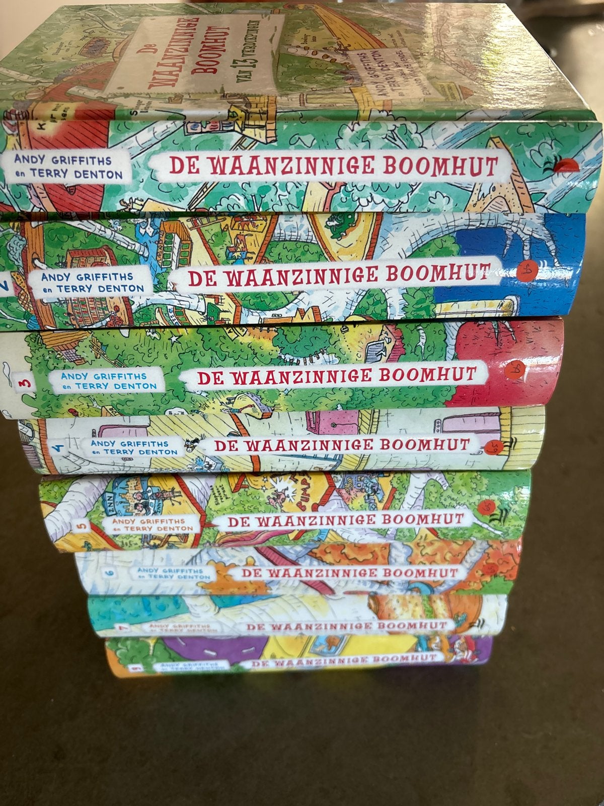 De Waanzinnige Boomhut serie - 8 boeken, Ophalen of Verzenden, Gelezen, Fictie algemeen