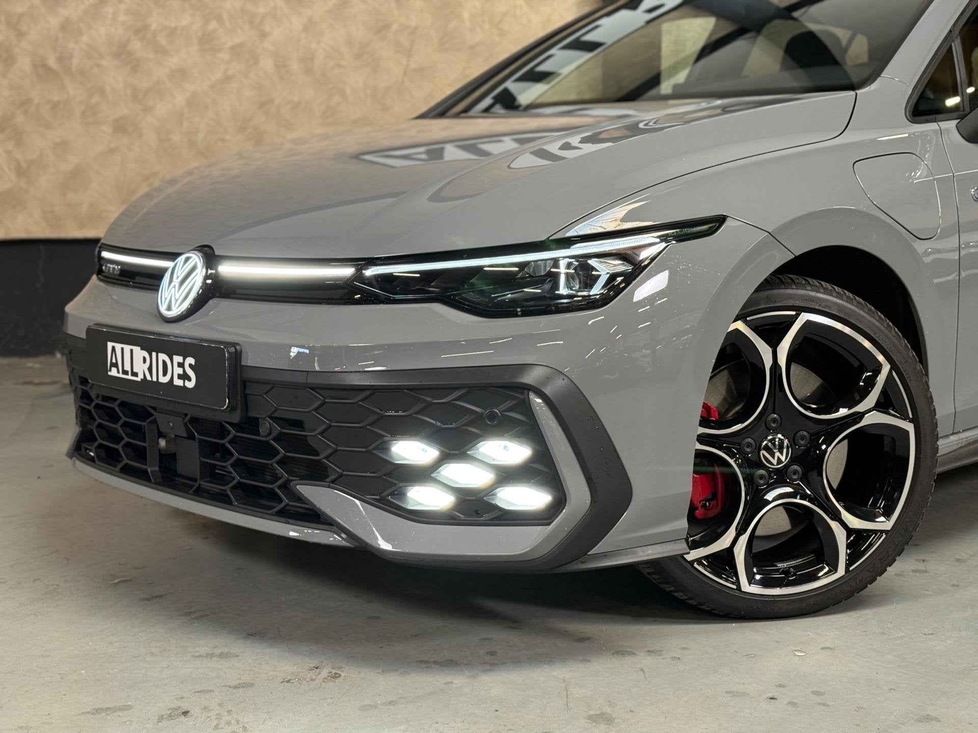 Volkswagen GOLF 1.5 eHybrid GTE | Pano | 360 Camera | Keyles, Dealer onderhouden, 77 km/l, 4 cilinders, Bedrijf