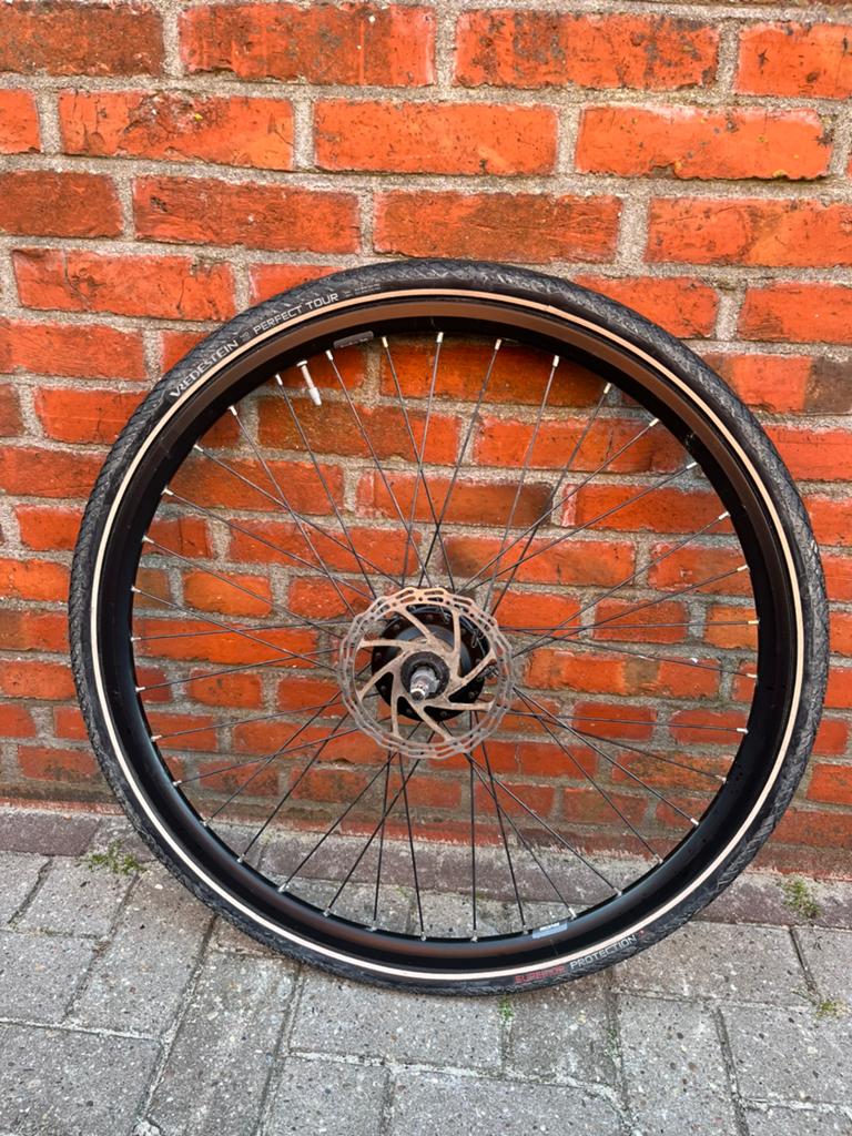 Stella Achterwiel 28 inch schijfrem, Fietsen en Brommers, Fietsonderdelen, Ophalen of Verzenden, Zo goed als nieuw, Elektrische fiets