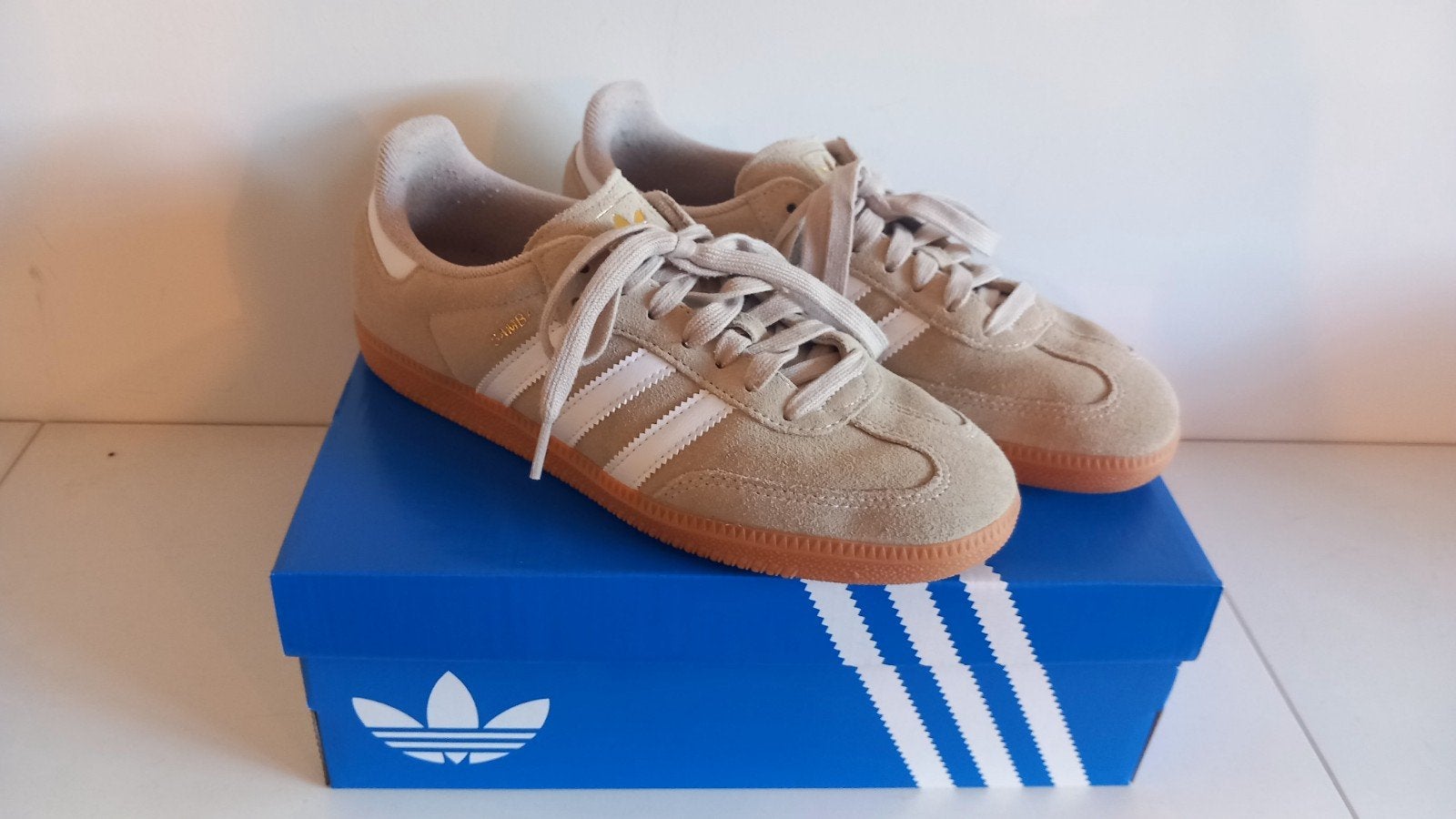 Adidas Samba OG Sneakers 41 2/3 - Zo goed als nieuw, Adidas, Beige, Ophalen of Verzenden, Sneakers of Gympen