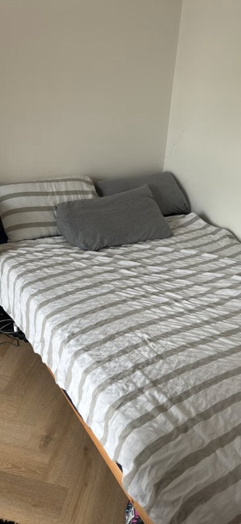 Bed met 2 paar lakens en een deken, Ophalen, Gebruikt, Tweepersoons, 140 cm