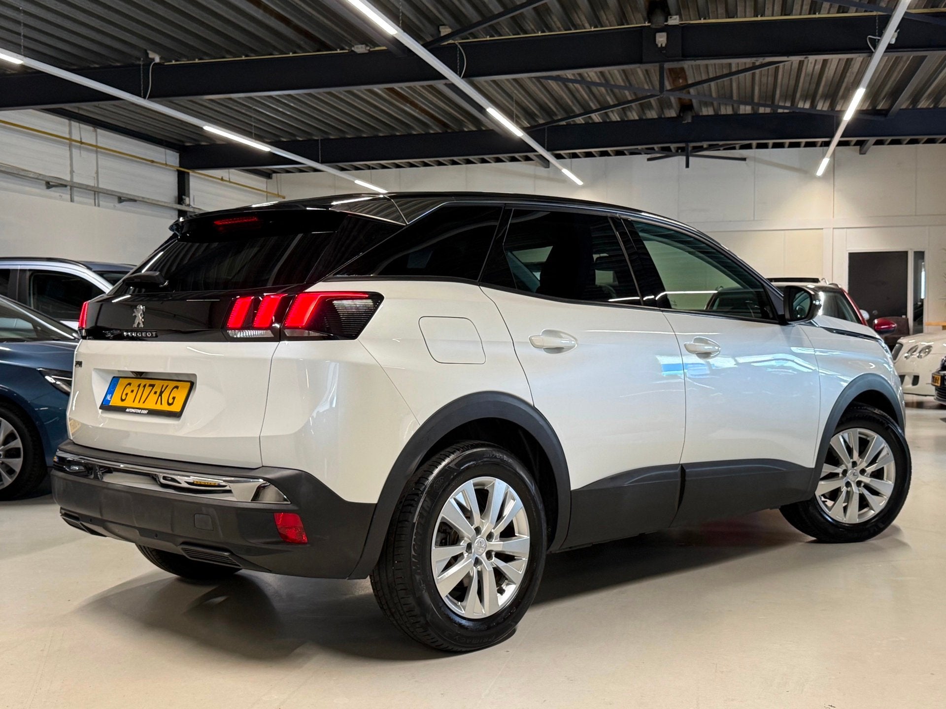Peugeot 3008 1.2 131PK Executive Automaat|Camera|Navigatie!, Stof, Gebruikt, 1199 cc, Adaptive Cruise Control