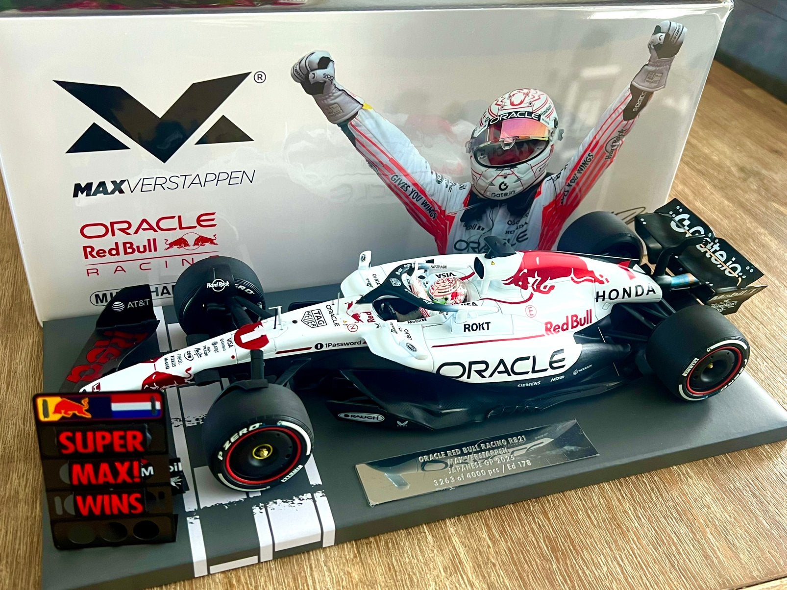 Max Verstappen Japanese GP 2025 1:18, Ophalen of Verzenden, Zo goed als nieuw, Formule 1