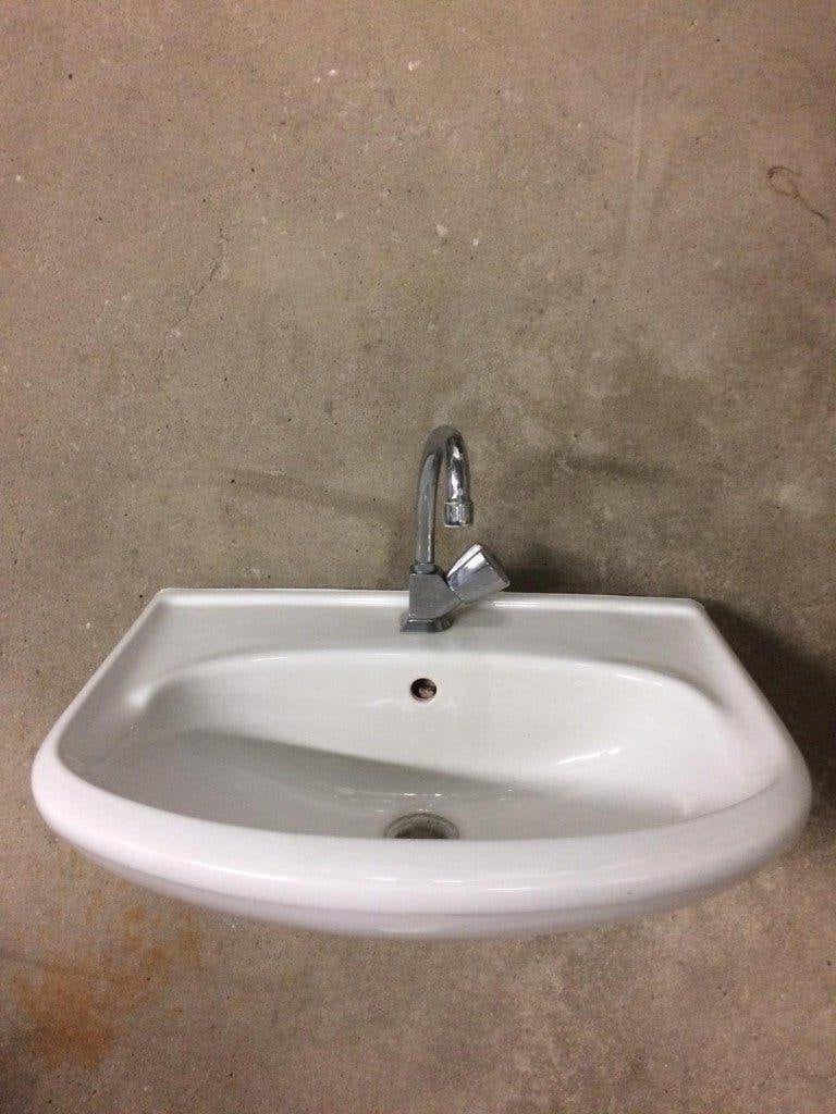 Wastafel met koud water kraan, Ophalen, Gebruikt, Wastafel