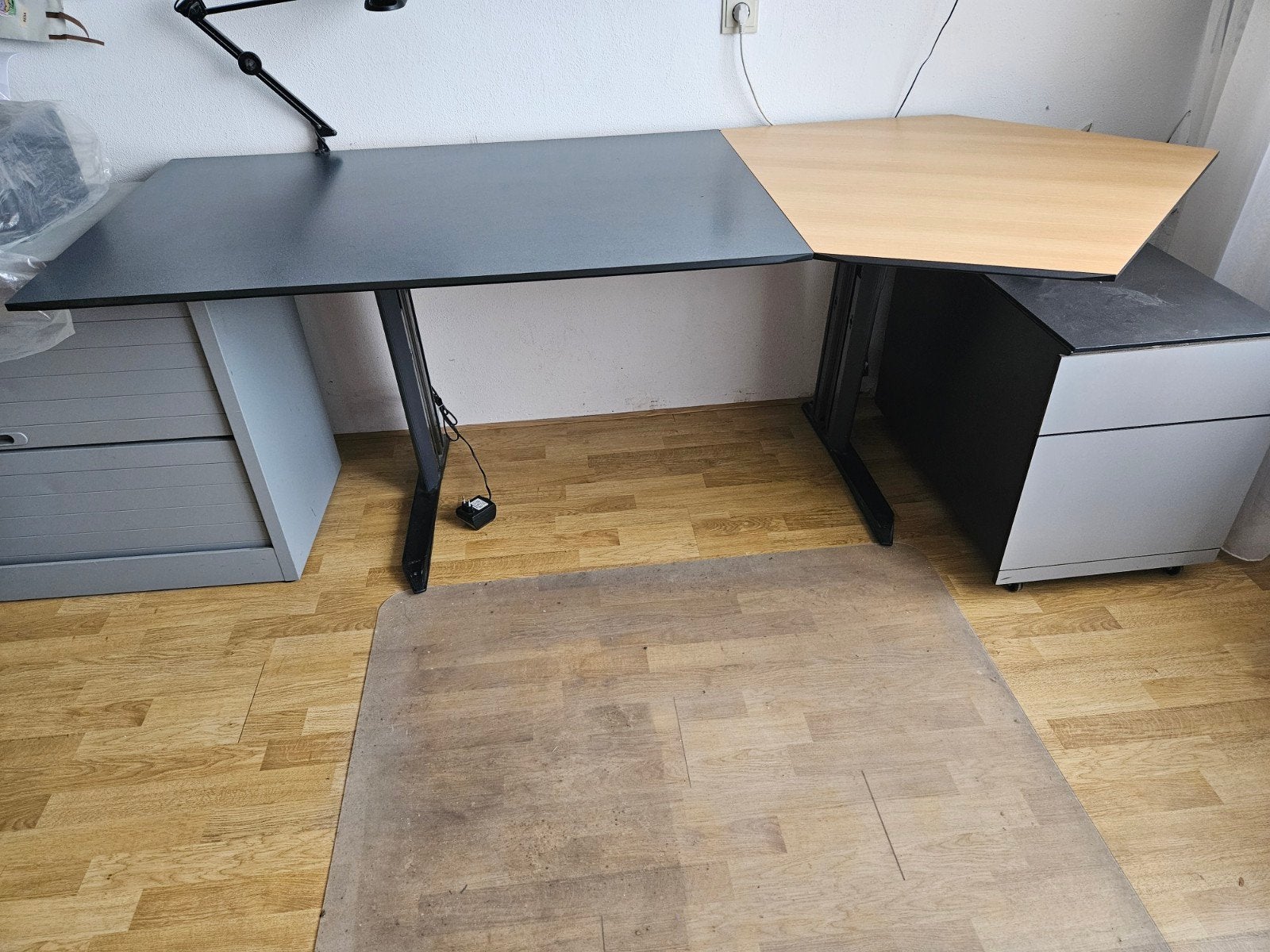 Ruim hoekbureau met verstelbaar onderstel, Huis en Inrichting, Ophalen, Gebruikt, Hout, Overige merken