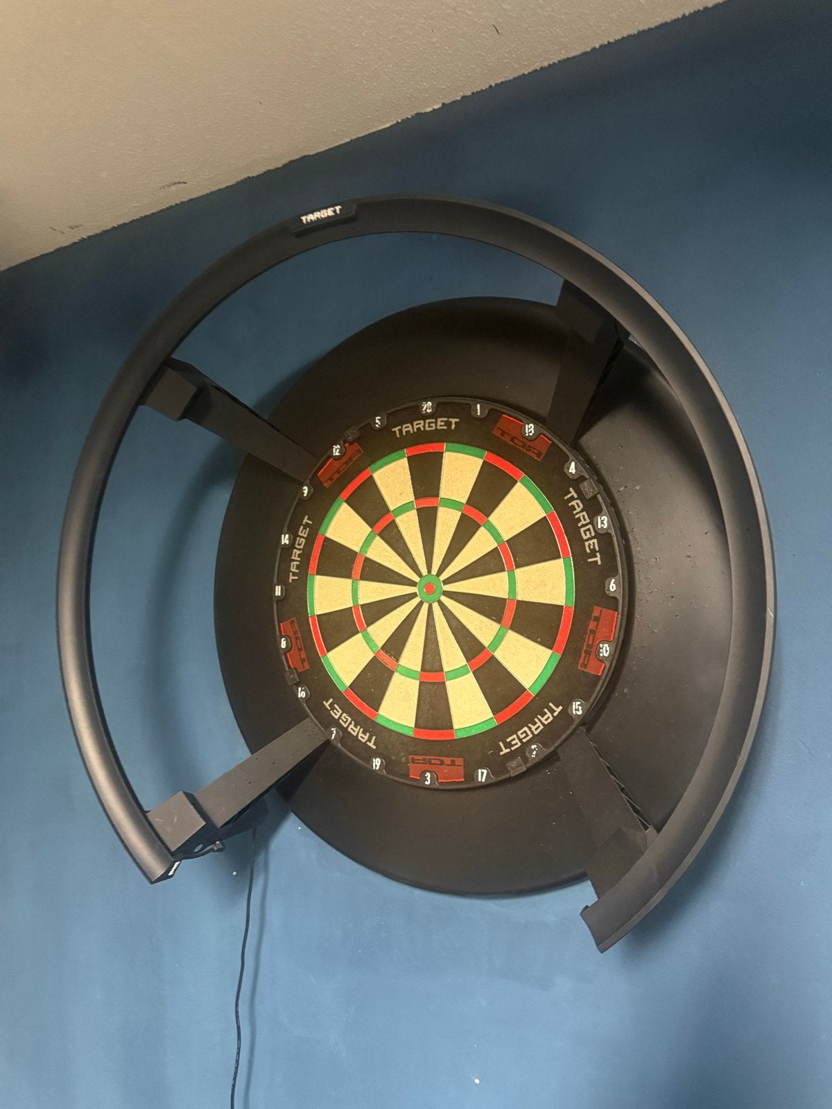 Target Omni + complete dart set up, incl camera pijlen etc, Ophalen, Gebruikt, Dartbord met pijlen