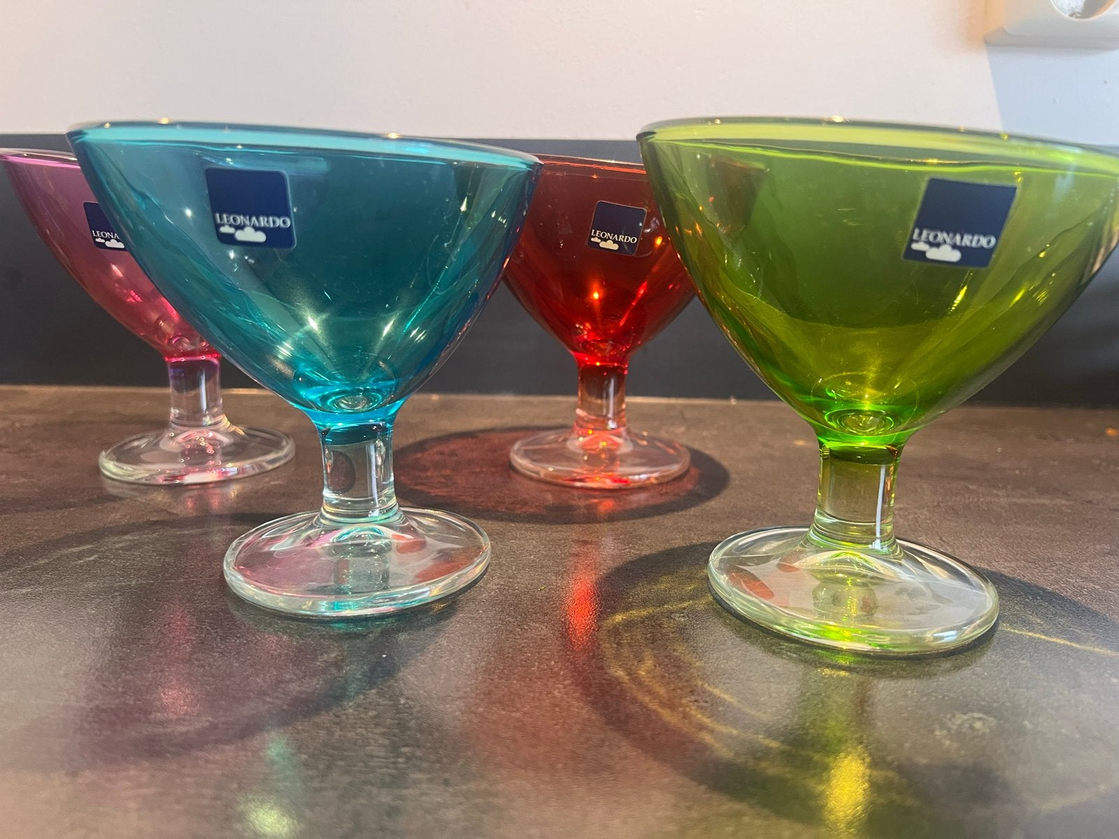 4 Leonardo ijscoupes - Gekleurd - Nieuw, Glas of Glazen, Overige merken, Nieuw, Ophalen of Verzenden
