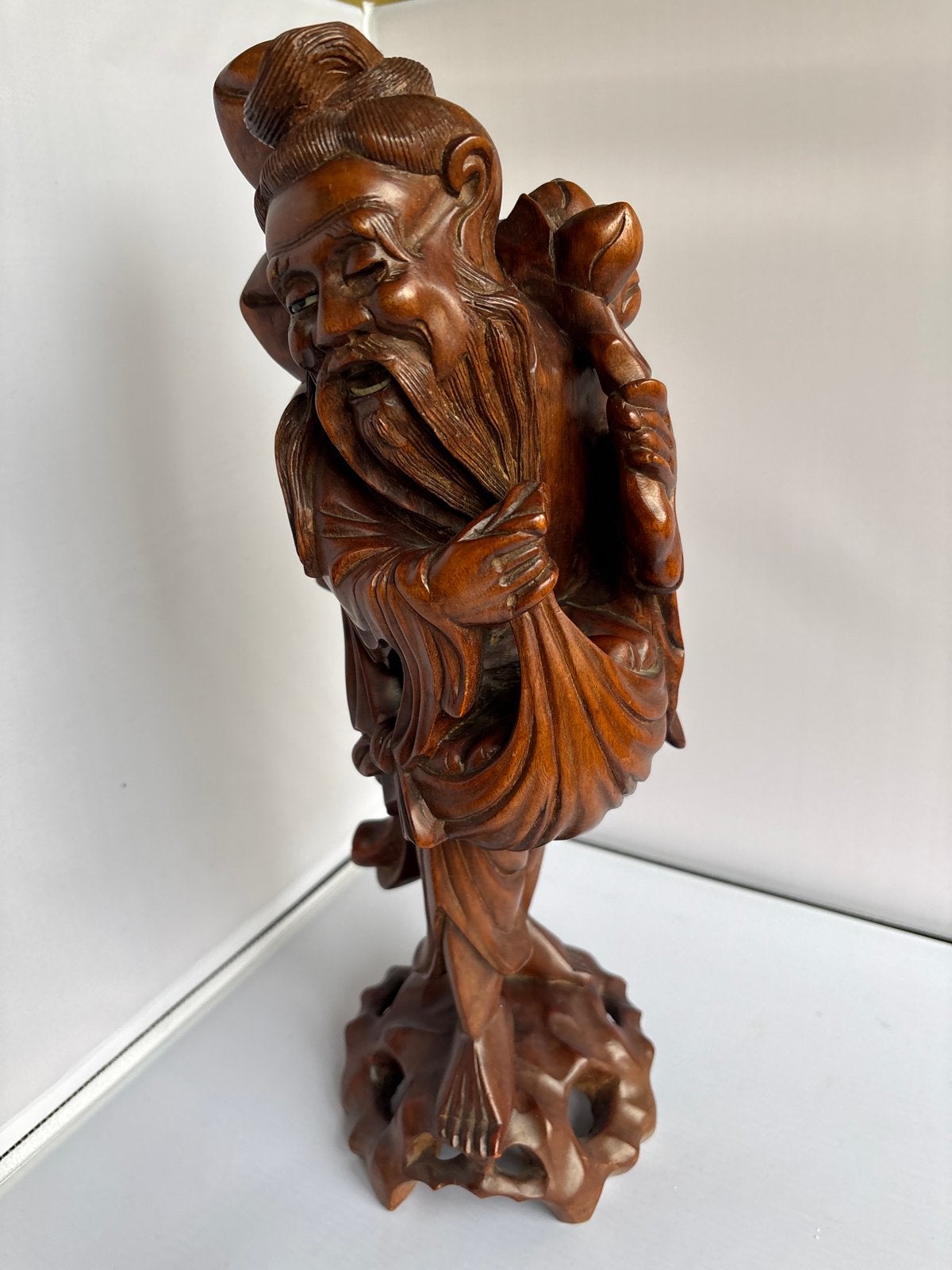 Prachtig handgesneden houten beeld van een wijze man, Antiek en Kunst, Ophalen of Verzenden, Handgemaakt, 20 - 50 cm, Beeld