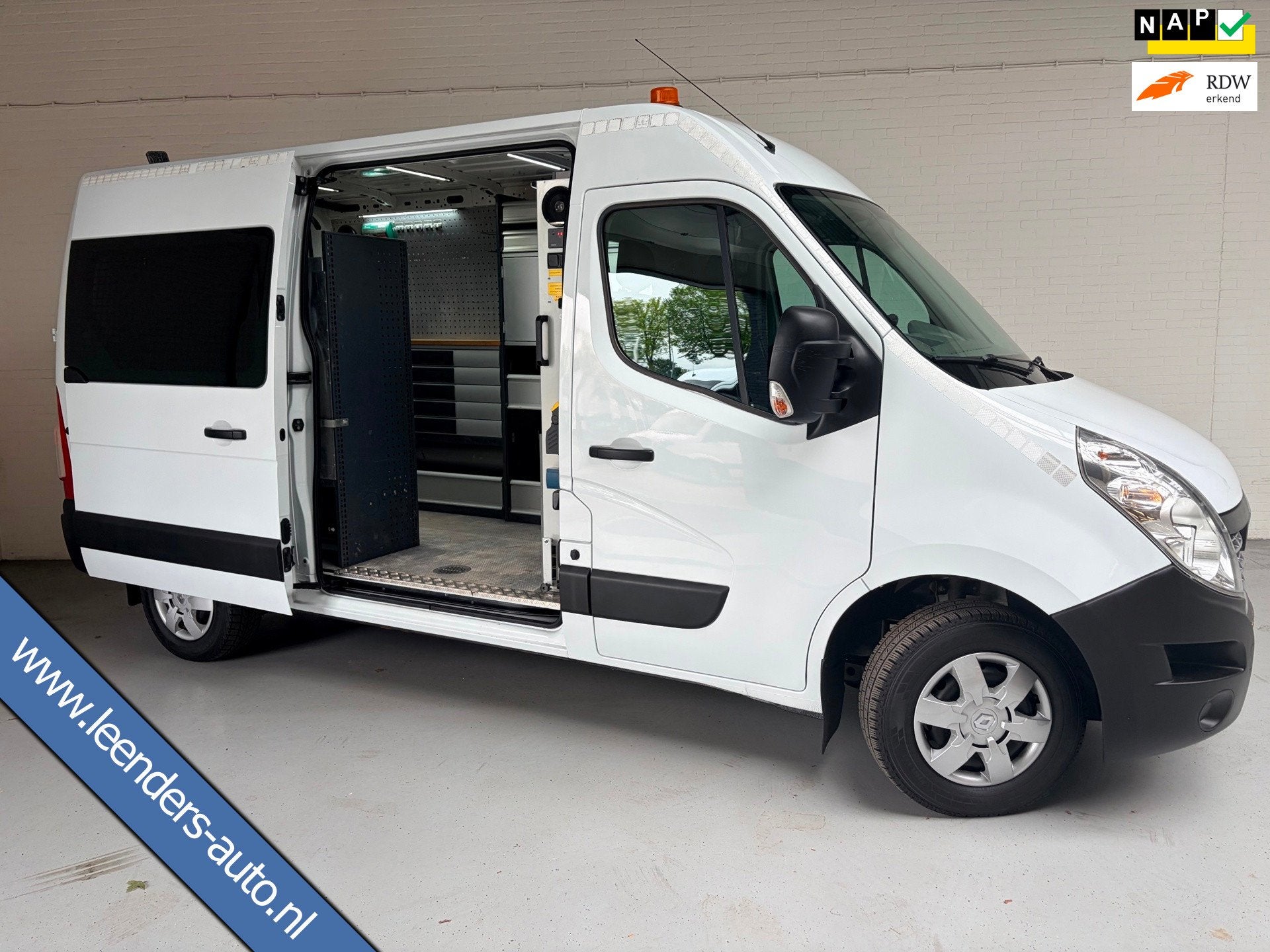 Renault Master Servicewagen T35 2.3 dCi 145pk euro6 L2H2 BOT, Voorwielaandrijving, Dealer onderhouden, Stof, Gebruikt