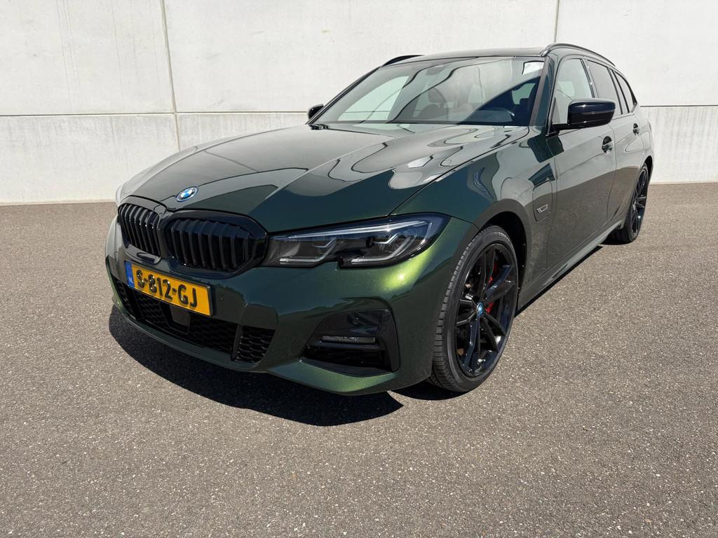 BMW 3-serie Touring 330e High Individual M pakket LASER PANO, 1998 cc, Achterwielaandrijving, Gebruikt, Adaptive Cruise Control