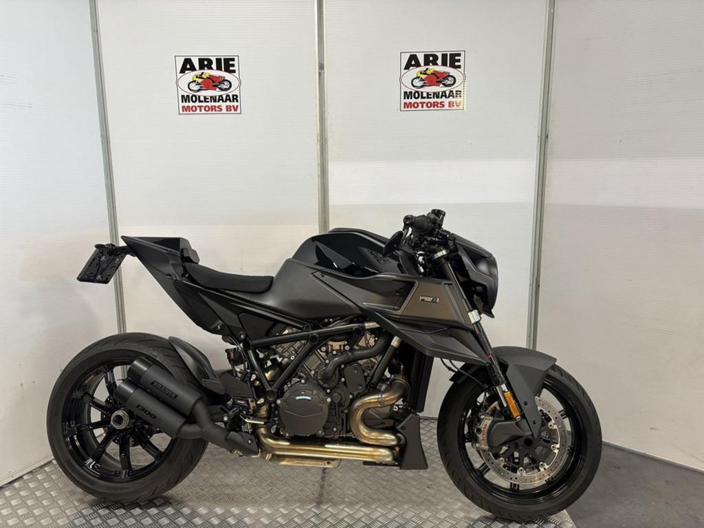 KTM BRABUS 1300 R (bj 2024), 2 cilinders, KTM, Bedrijf, Meer dan 35 kW