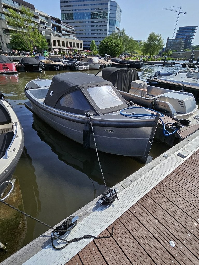 Van Vossen Sloep 550  met 15 pk, met ligplaats Amsterdam, Watersport en Boten, 15 pk, Zo goed als nieuw, 2 m, Rondzit