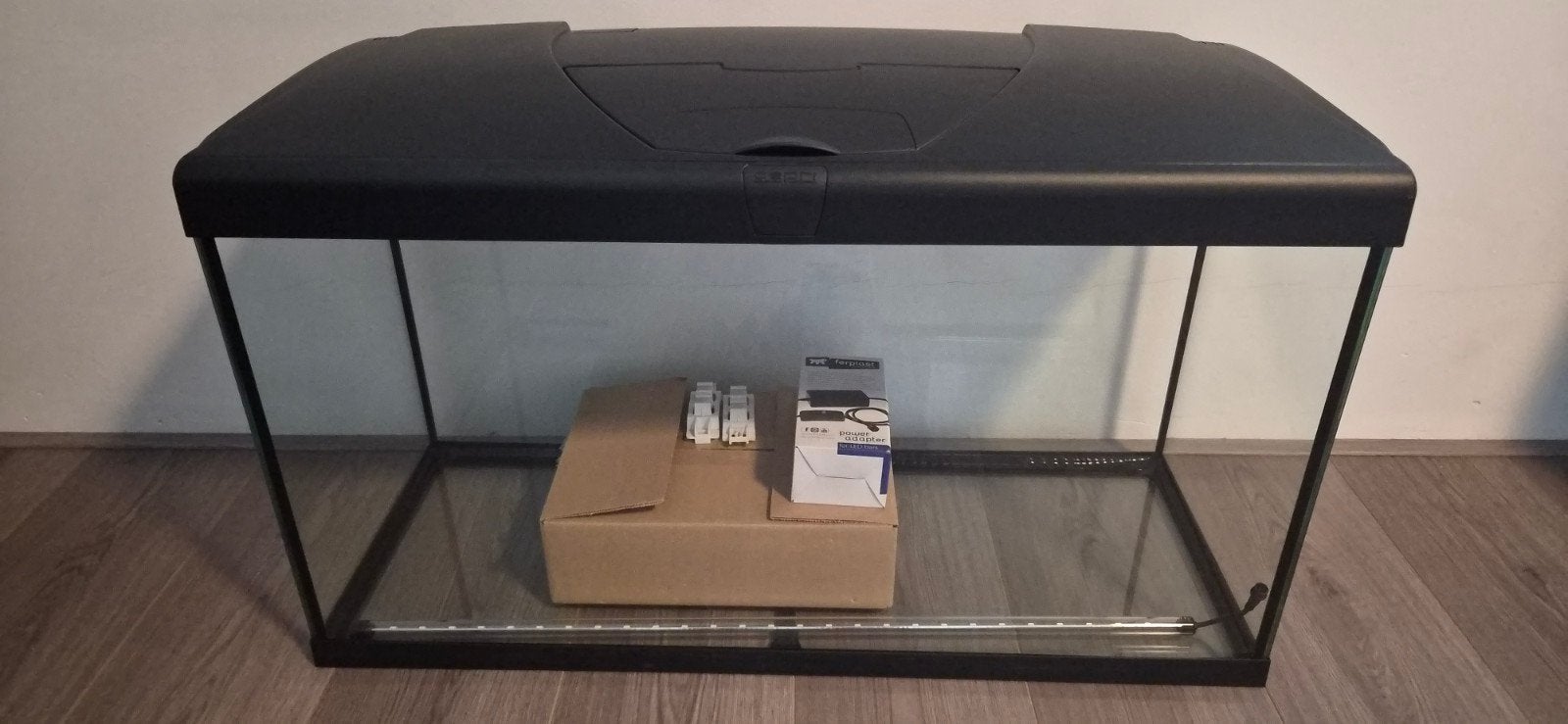 Aquarium Ferplast Capri 80 led zwart - Nieuw!, Dieren en Toebehoren, Ophalen, Inclusief toebehoren, Nieuw, Verlichting of Verwarming