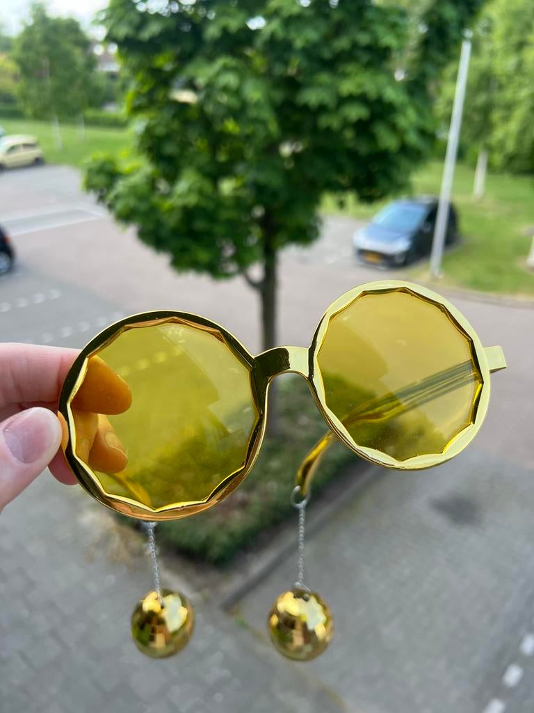 Gouden Disco Bril met Discoballen - Carnaval & Party, Ophalen of Verzenden, Nieuw, Feestartikel, Carnaval