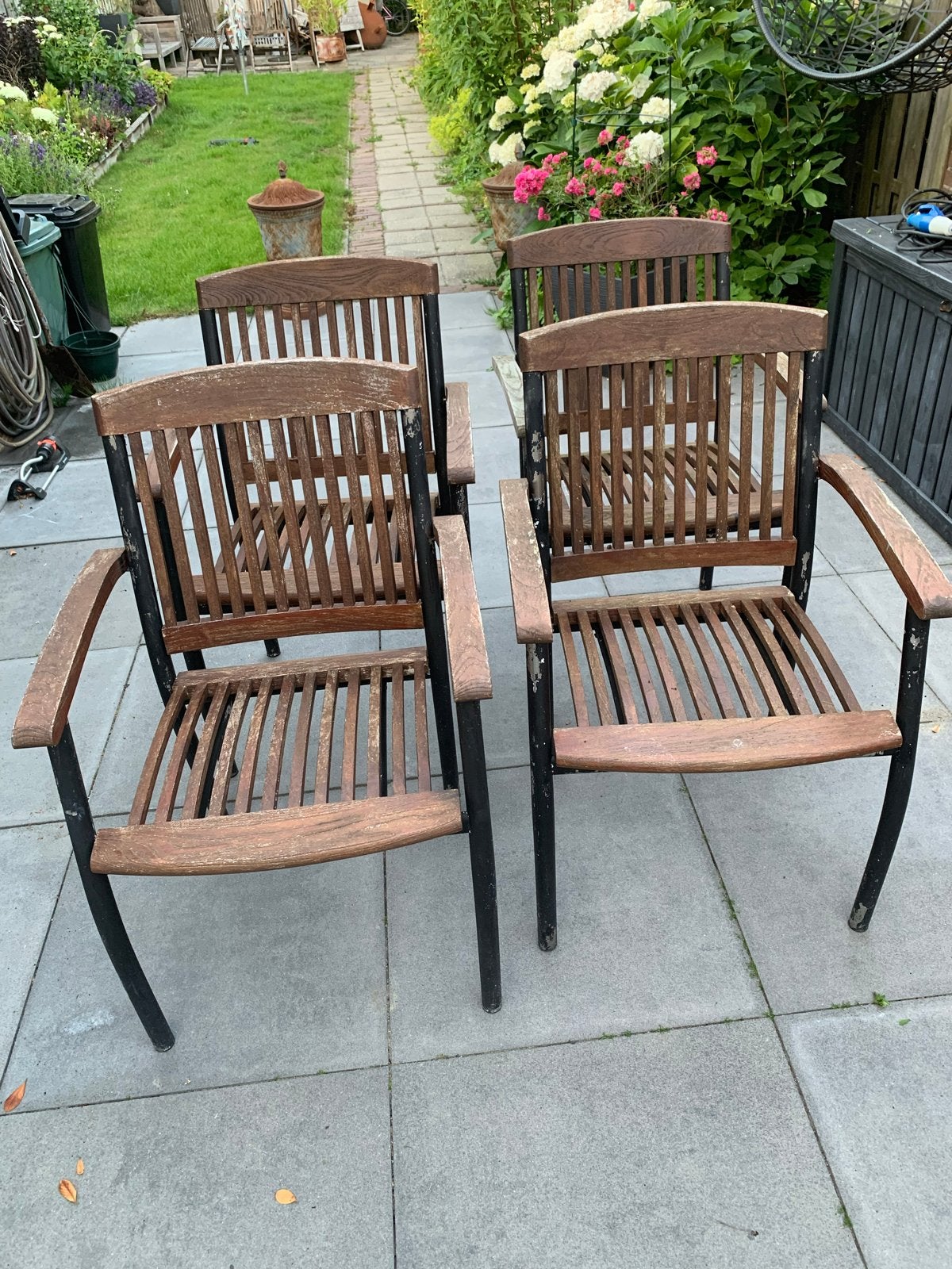 Set van 4 houten tuinstoelen met metalen frame, Ophalen, Gebruikt, Hout