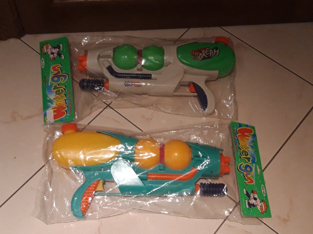 Nieuw verpakte waterpistolen, meerdere stuks, Ophalen of Verzenden, Nieuw